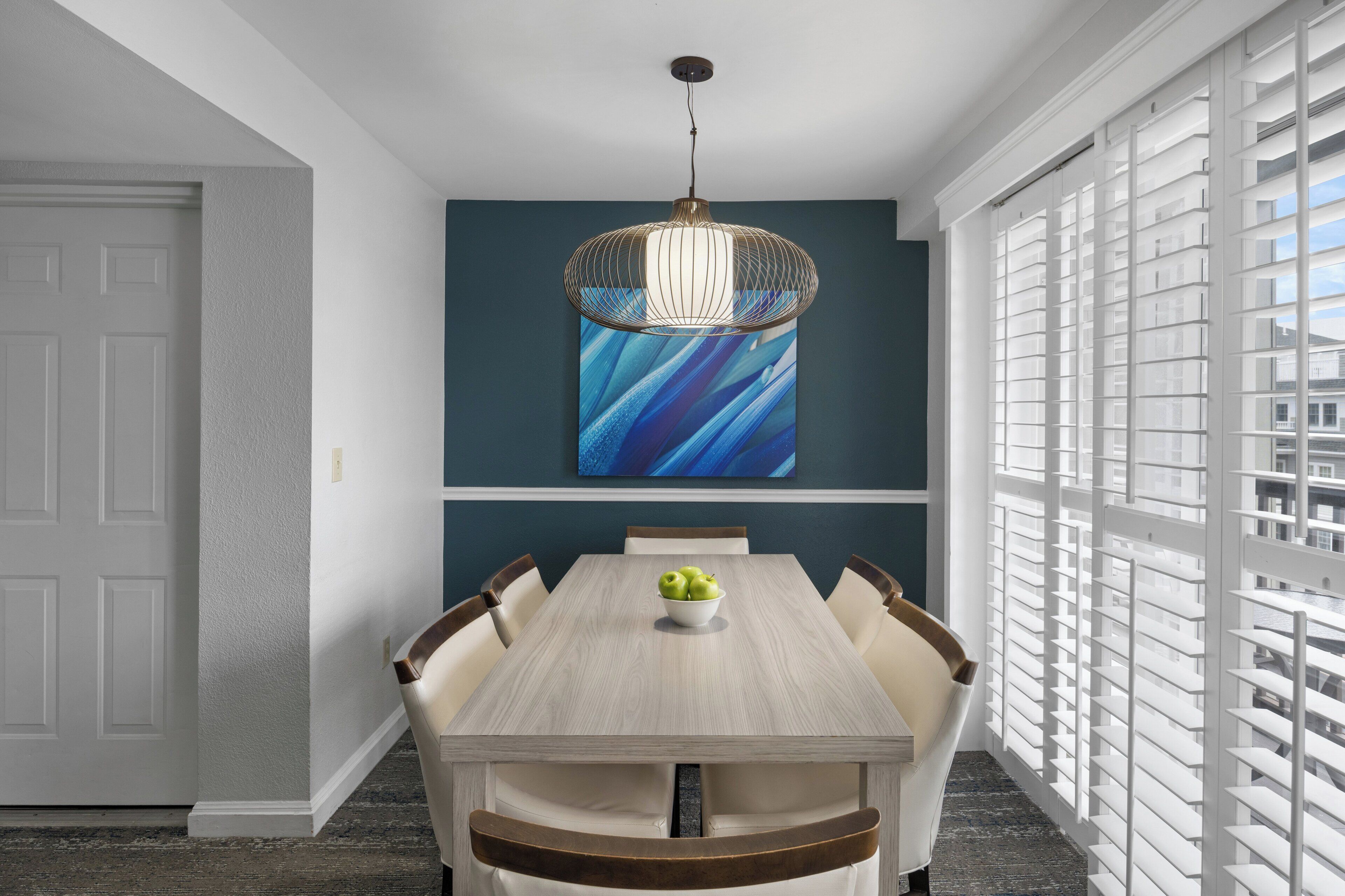 standard room, 3 bedrooms | dining room