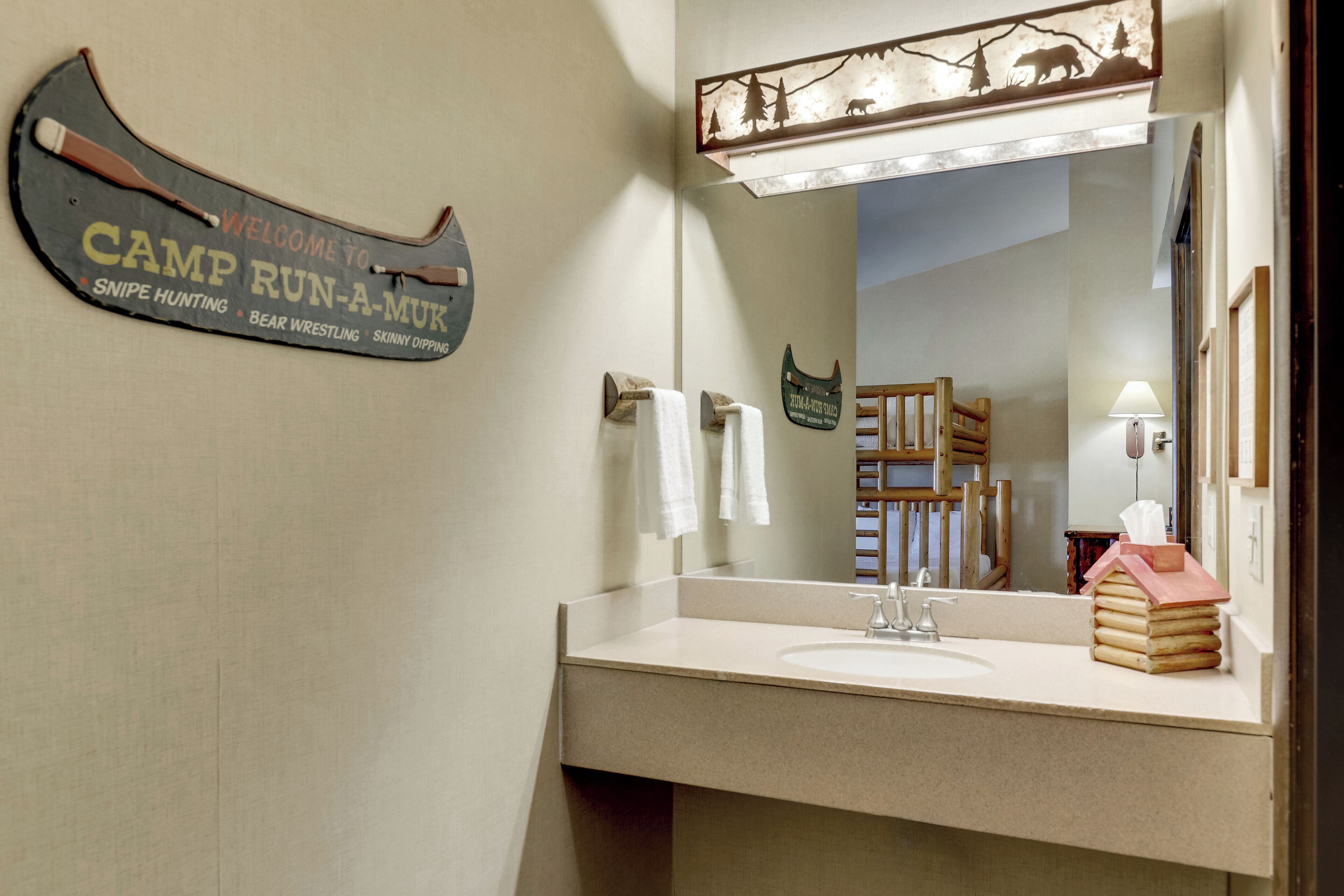 family suite | bathroom | combined shower/bathtub, free toiletries, hair dryer, towels