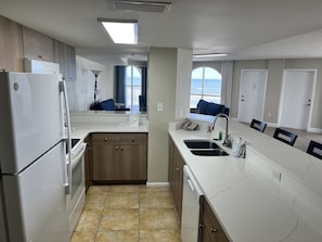 2Bed Daytona Suite | Private kitchen