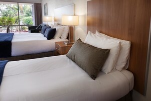 Televisión de pantalla plana, Netflix, servicios de streaming, oficina