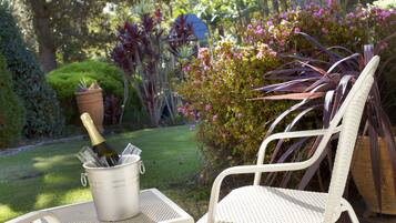 Superior Spa Suite | Living room