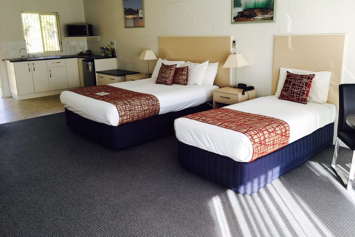 Premium bedding, down duvets, minibar, in-room safe