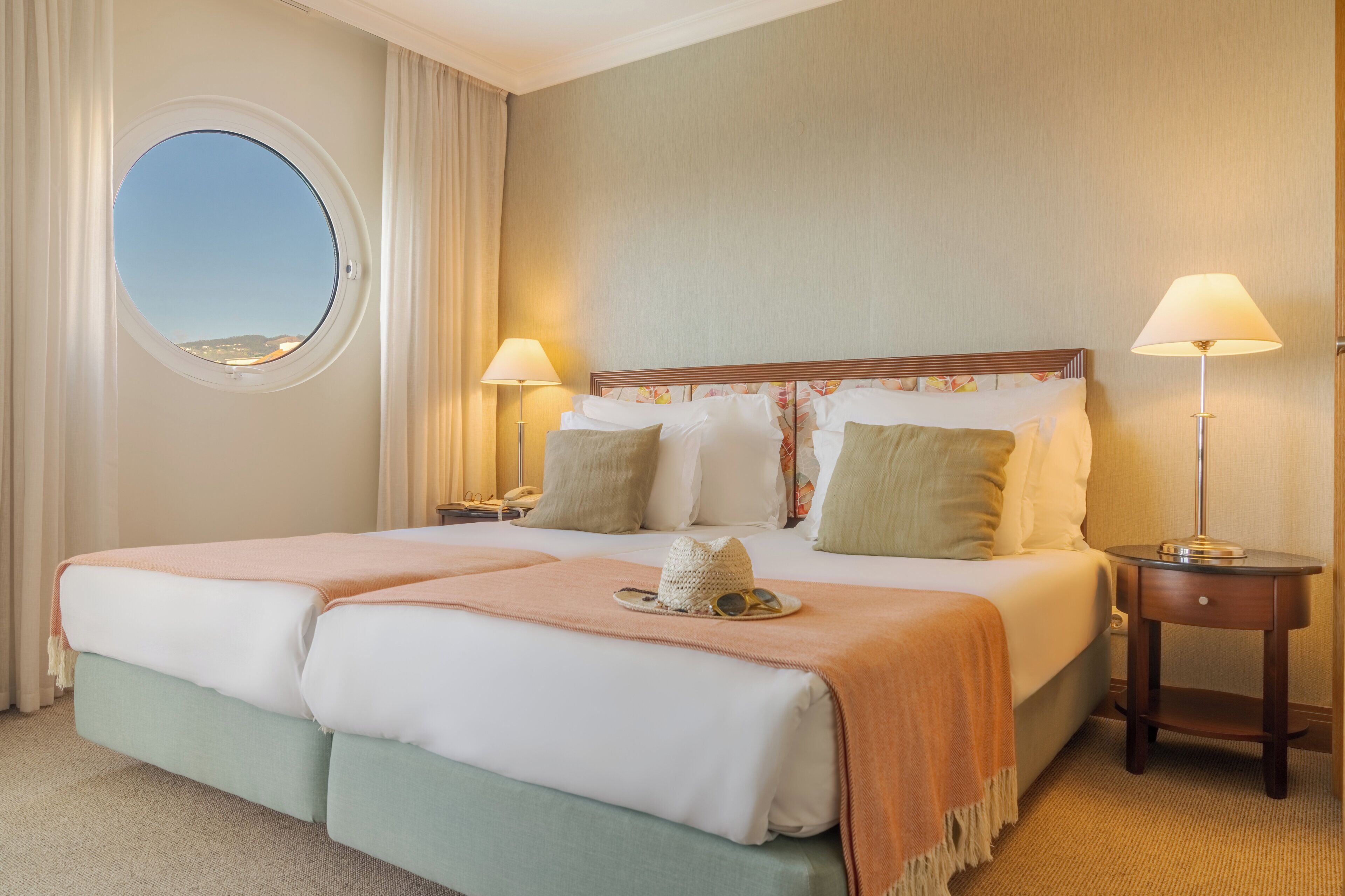 Hypo-allergenic bedding available, in-room safe, desk, blackout drapes
