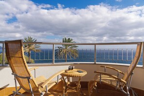 Literie hypoallergénique, coffres-forts dans les chambres, bureau