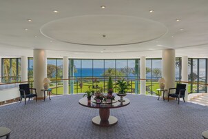 Lobby-Lounge