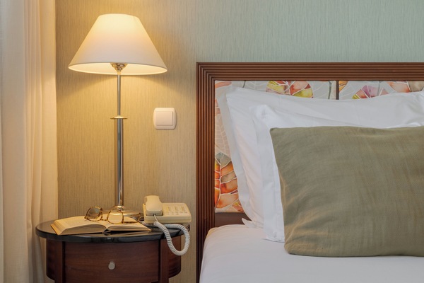 Hypo-allergenic bedding available, in-room safe, desk, blackout drapes