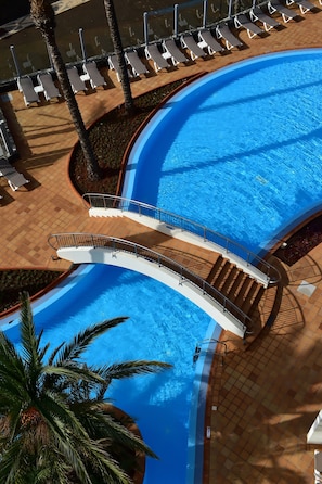 Indoor pool, outdoor pool - Pestana Grand Premium Ocean Resort (Funchal)