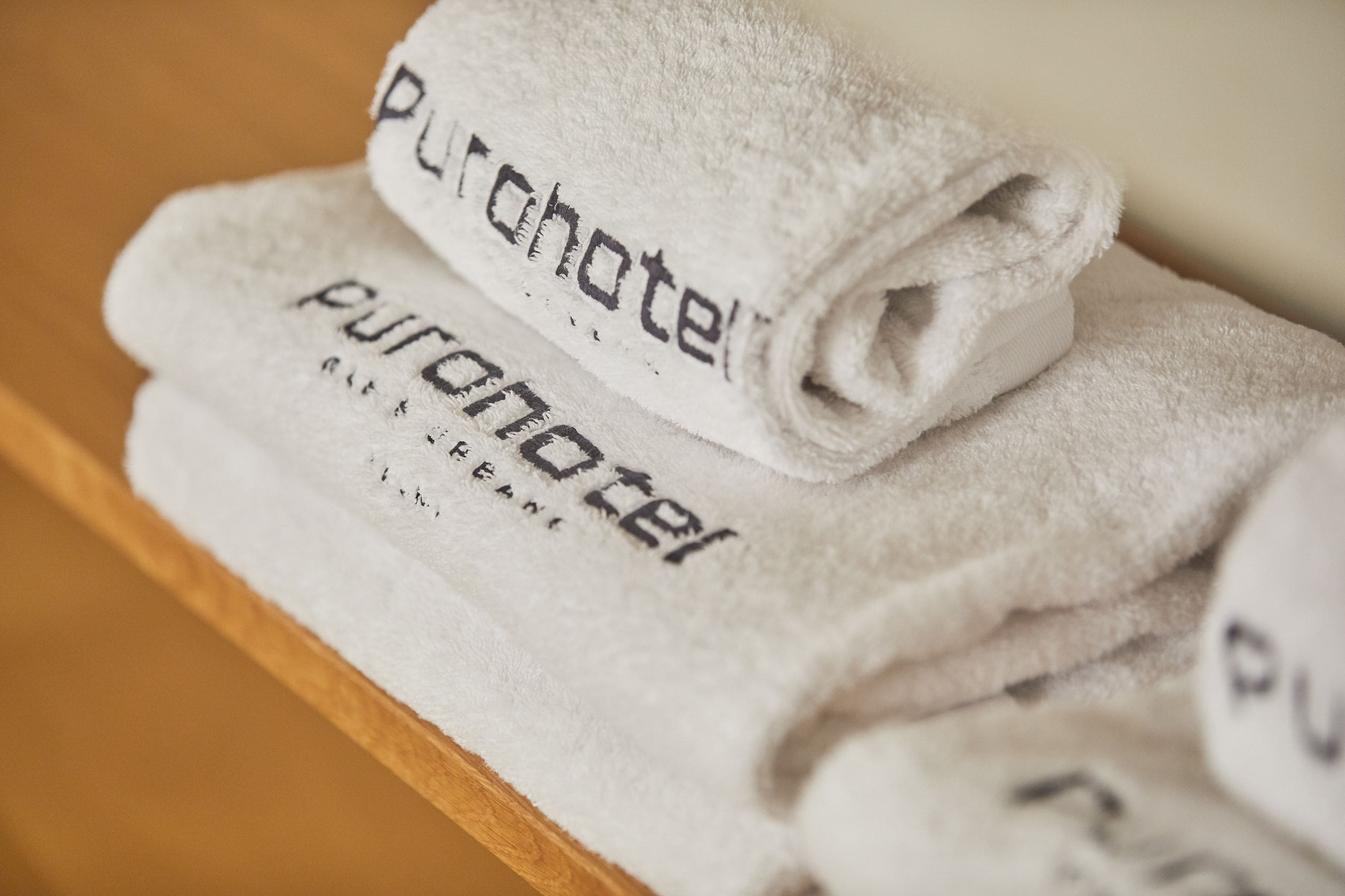 flow-single room | bathroom | free toiletries, hair dryer, slippers, towels