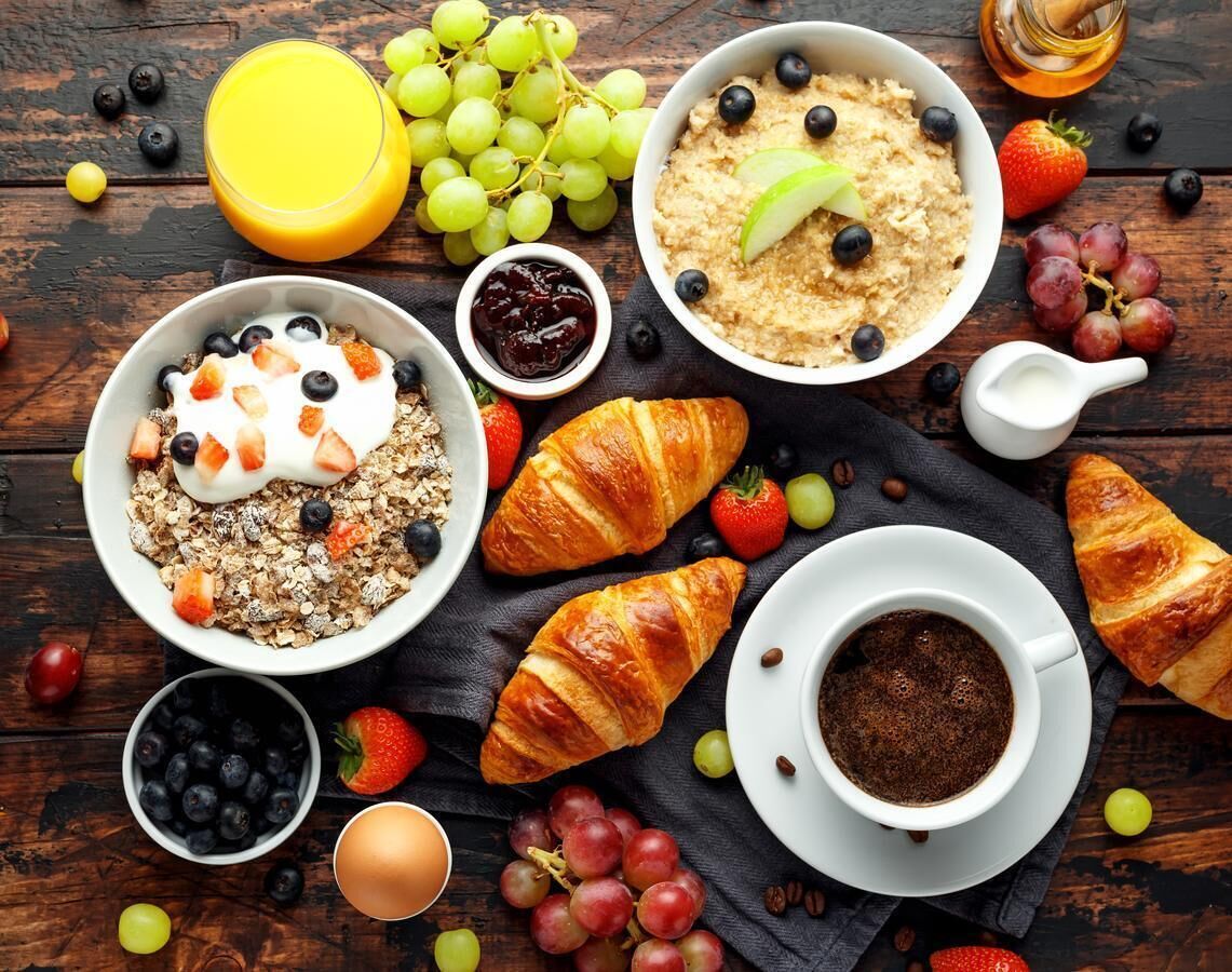 daily buffet breakfast (eur 14 per person)