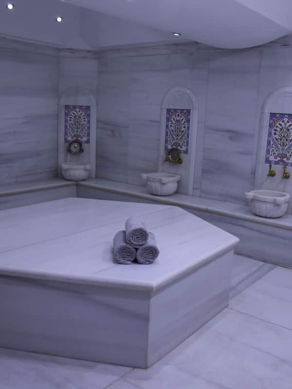 Sale per trattamenti di coppia, sauna, vasca idromassaggio, bagno turco