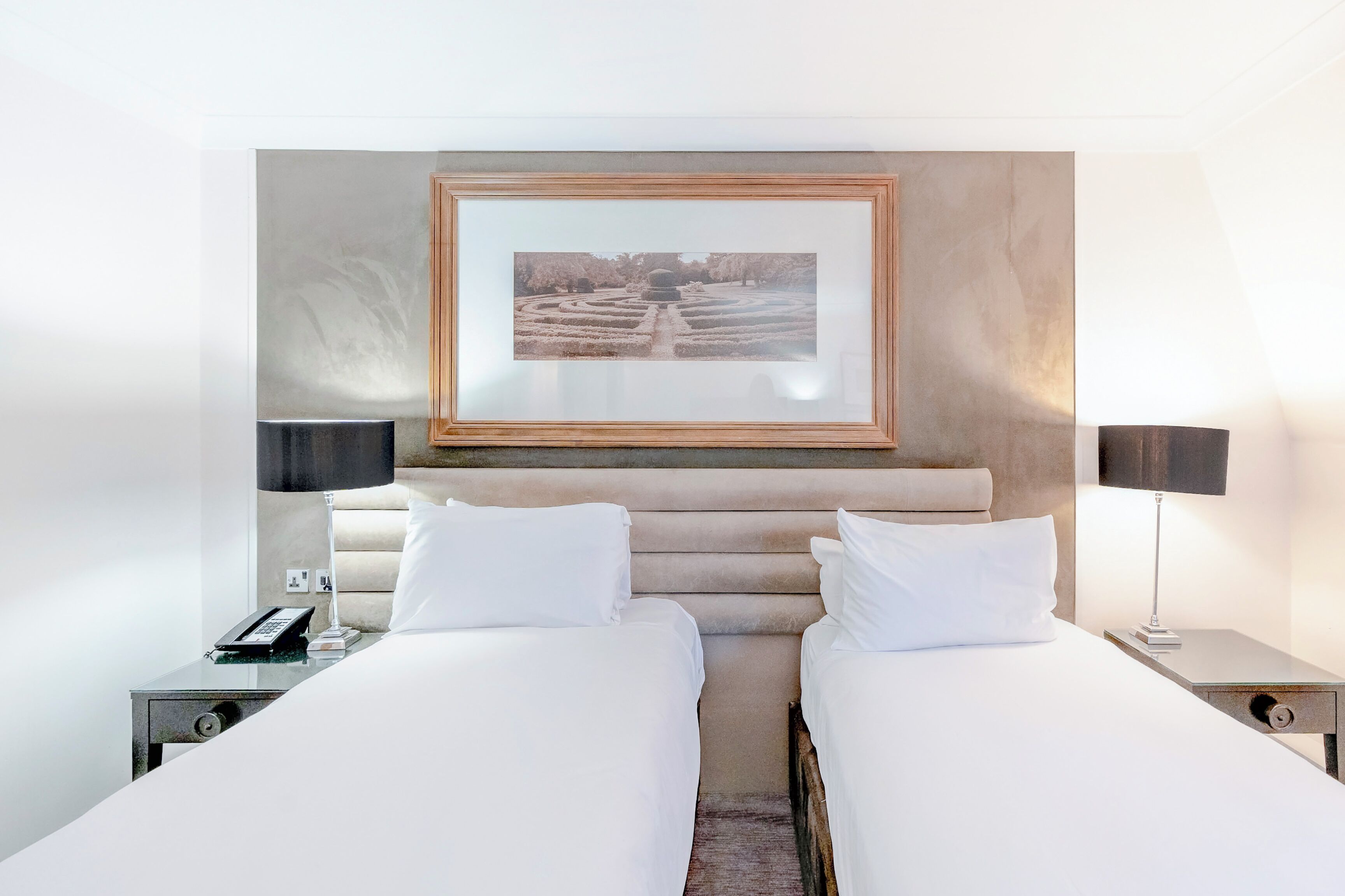 Superior Twin Room | In-room safe, desk, laptop workspace, blackout drapes