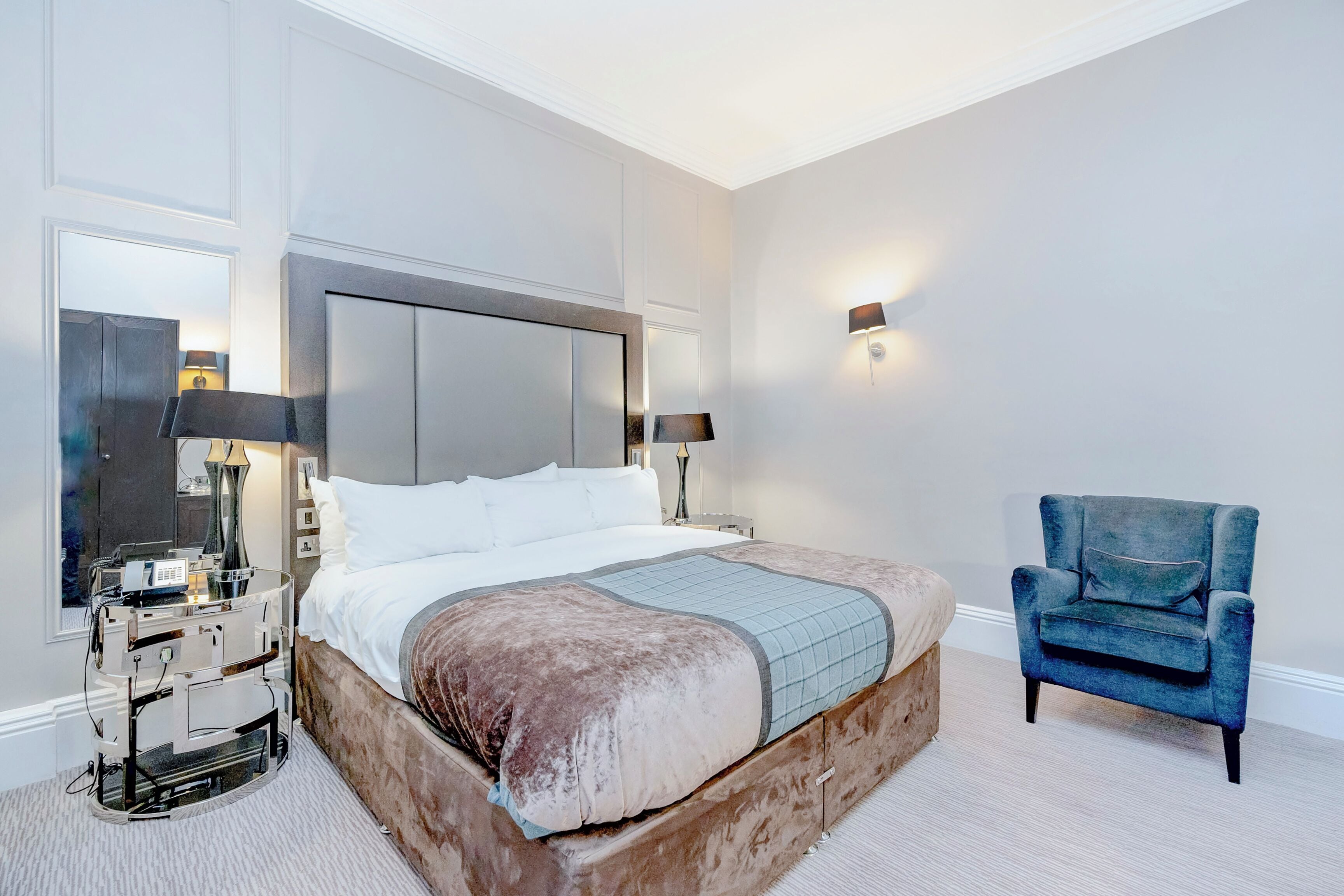 In-room safe, desk, laptop workspace, blackout drapes