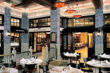 17 restaurants; breakfast, lunch, and dinner served at Borgata Hotel Casino & Spa