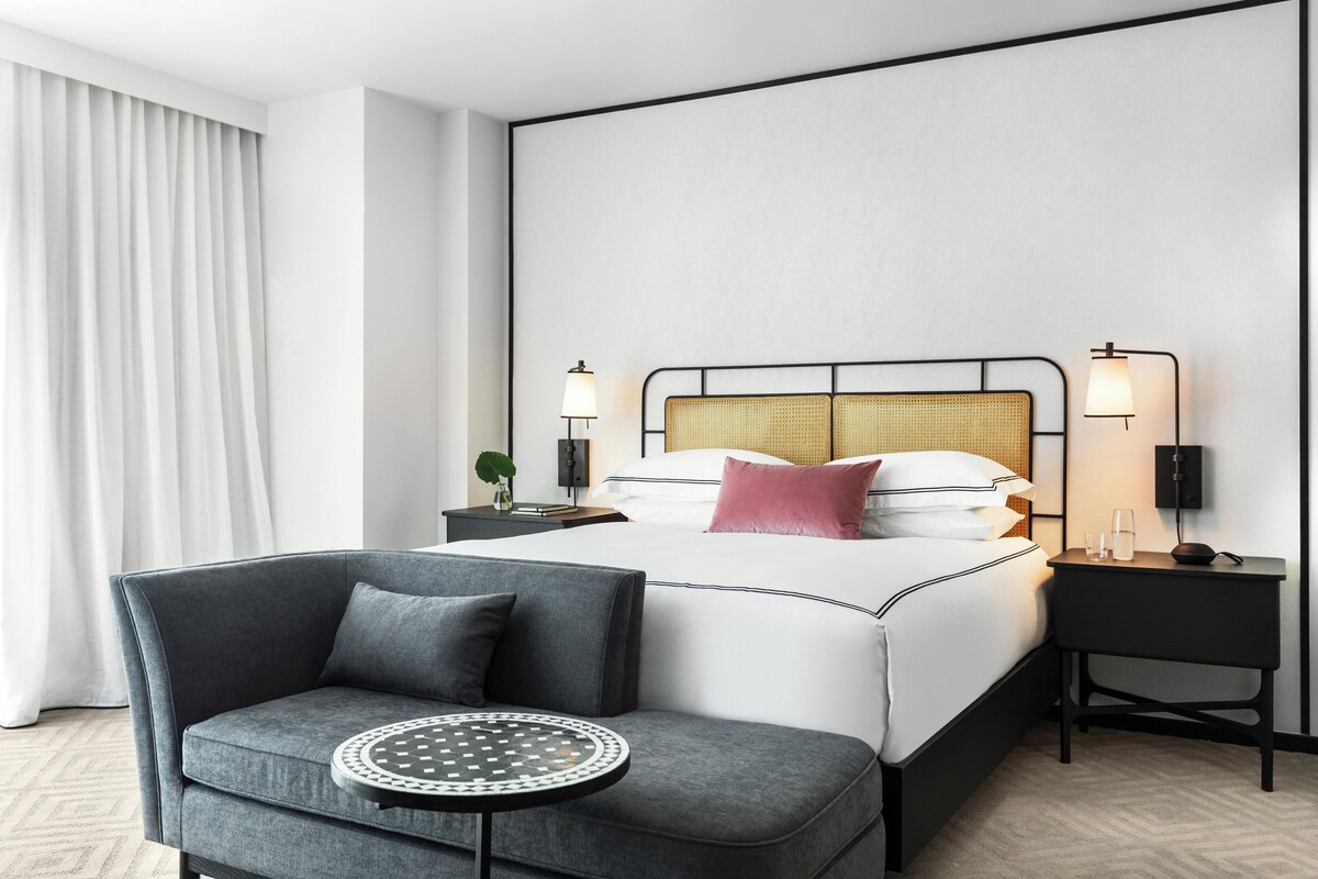 Kamar Premium, 1 Tempat Tidur King, pemandangan sungai, sudut | Seprai Frette Italia, seprai premium, dan bantalan ekstra lembut