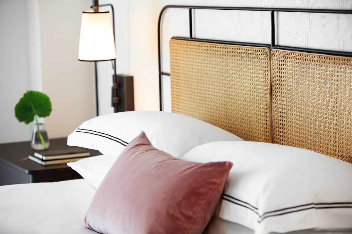 1 bedroom, Frette Italian sheets, premium bedding, pillowtop beds