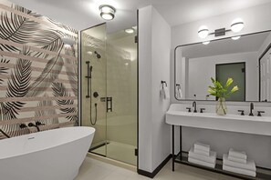 Frette Italian sheets, premium bedding, pillow-top beds, minibar - Kimpton Hotel Fontenot by IHG (New Orleans)