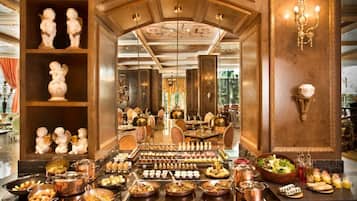 Daily buffet breakfast (INR 1050 per person)