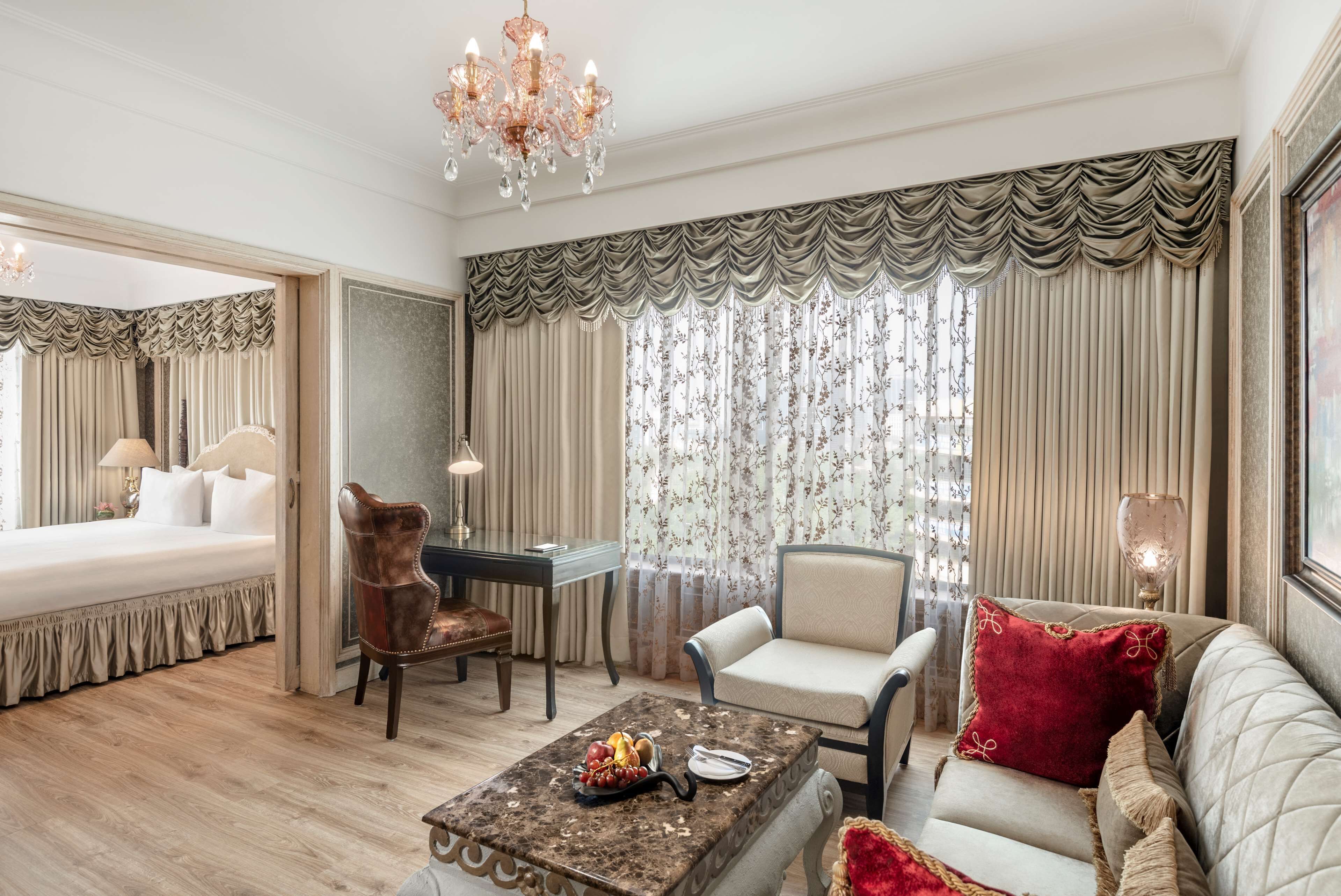 executive suite (with lounge access) | premium bedding, minibar, in-room safe, individually furnished