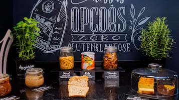 Café da manhã com buffet todos os dias mediante uma taxa