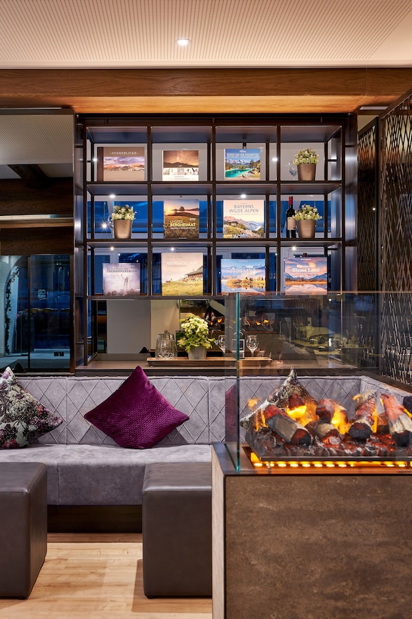 Lobby - HYPERION Hotel Garmisch – Partenkirchen (Garmisch-Partenkirchen)