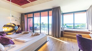 Suite – panorama | Utsikt mot innsjø