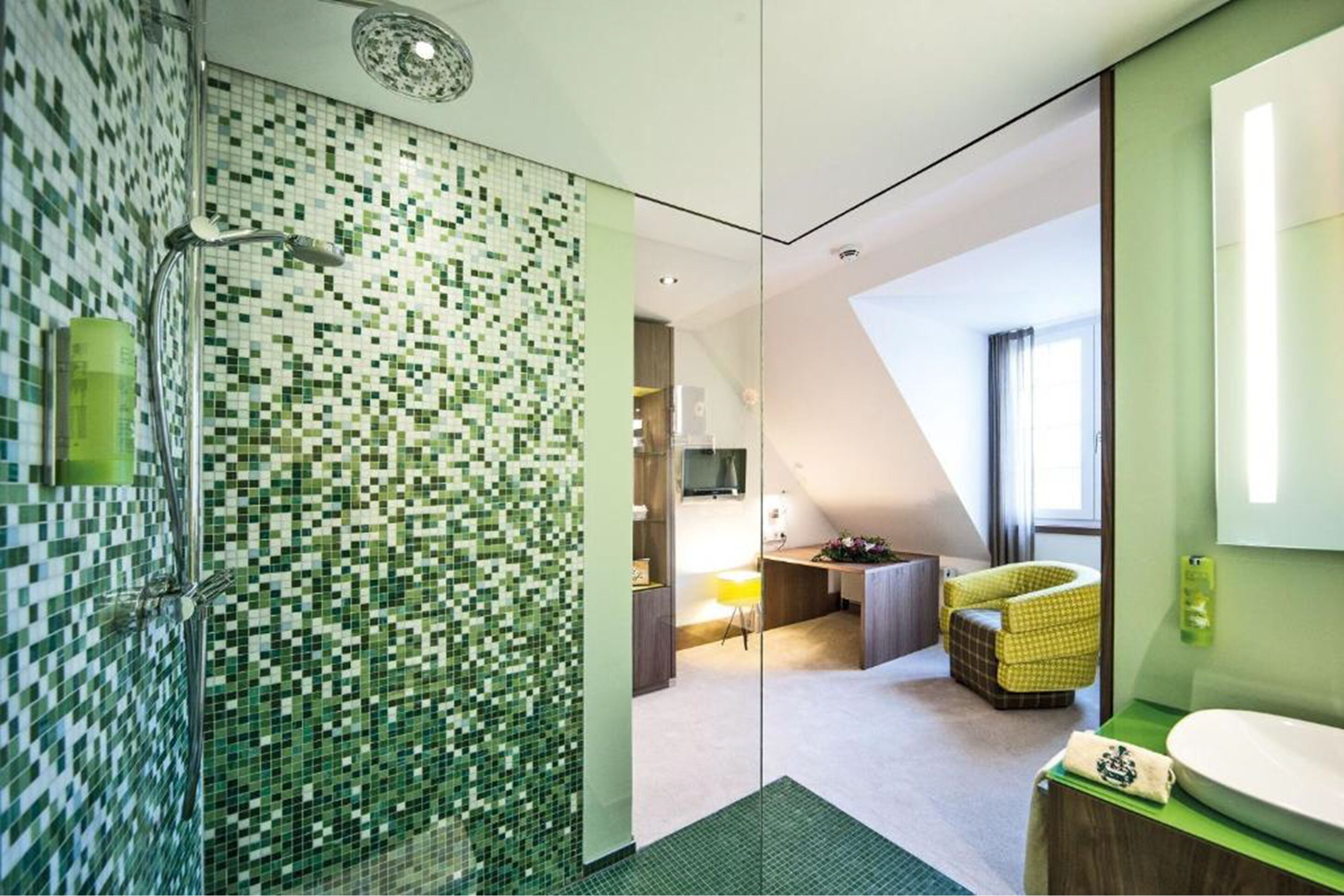 standard single room | hypo-allergenic bedding, in-room safe, blackout curtains, soundproofing