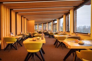 Breakfast, lunch, dinner served; garden views  - Bornmühle (Gross Nemerow)