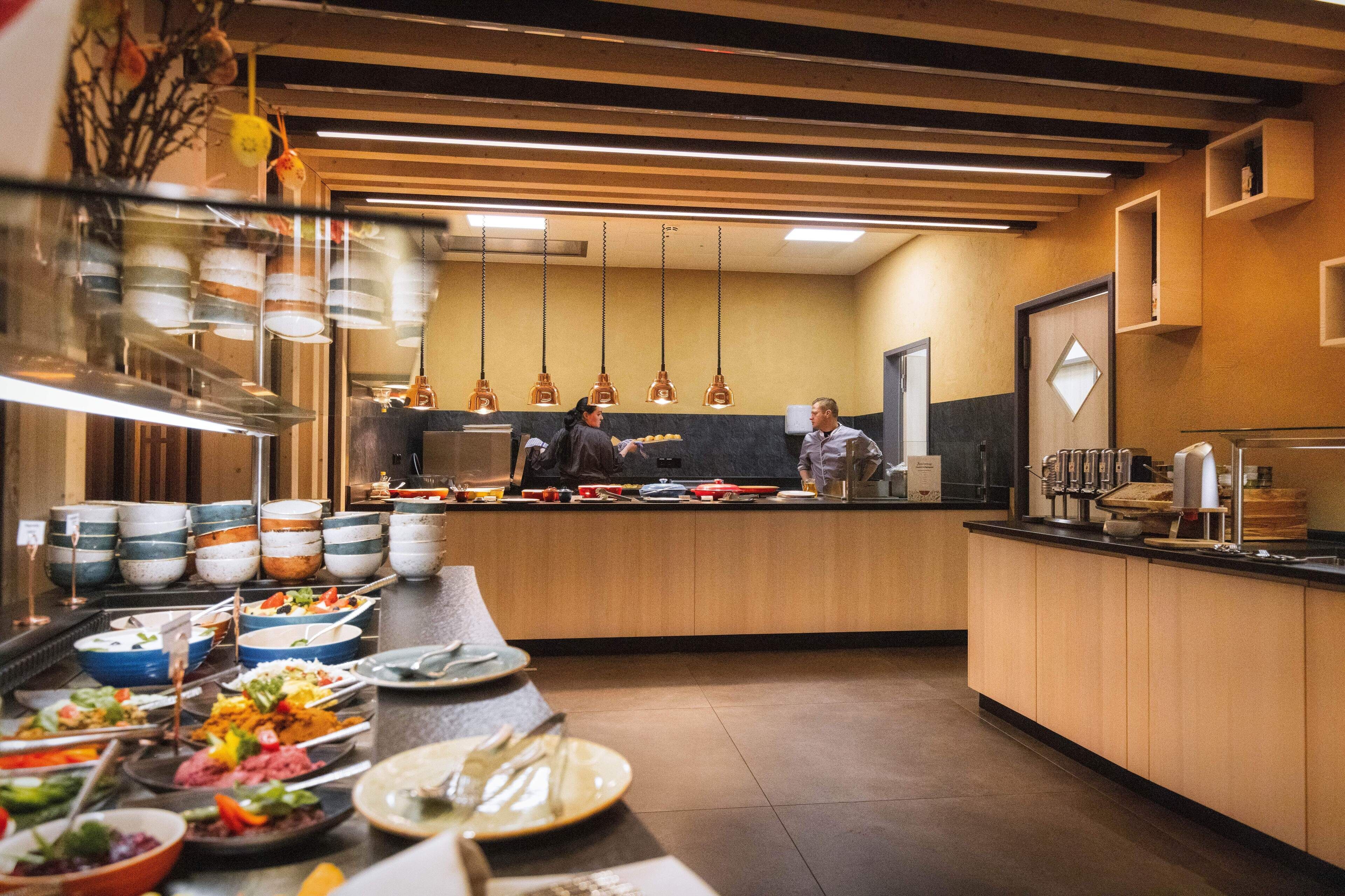 daily full breakfast (eur 25 per person)