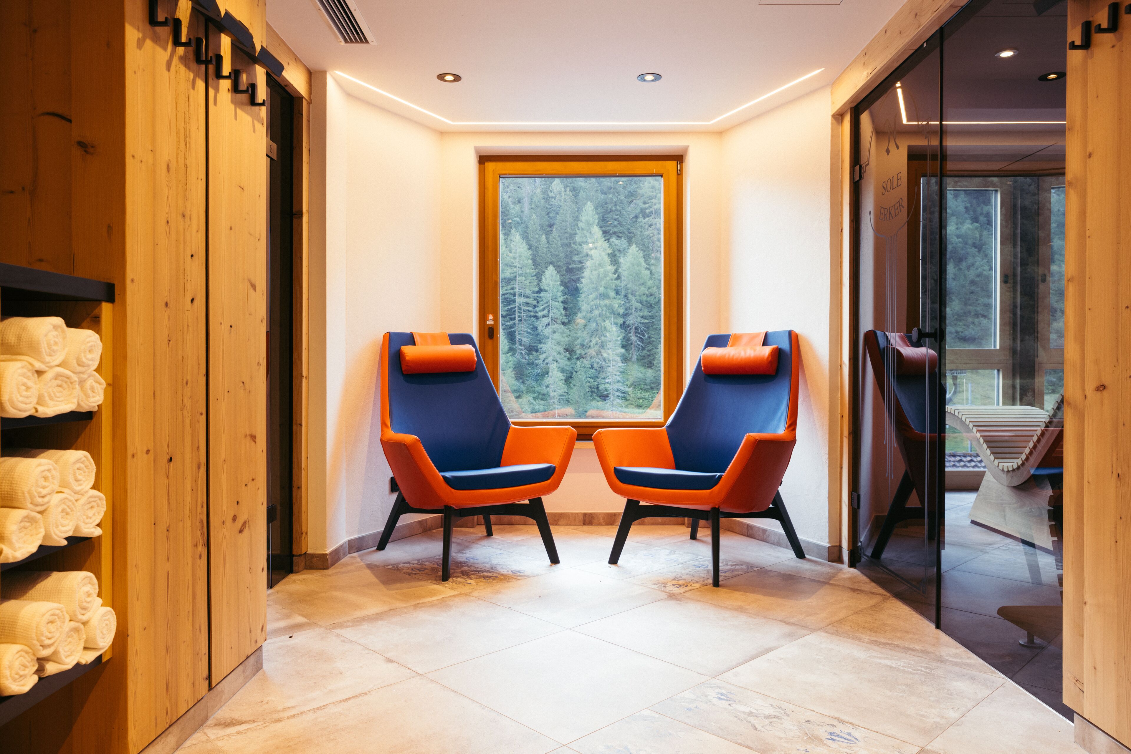 sauna, body treatments, hot stone massages, sports massages, body scrubs