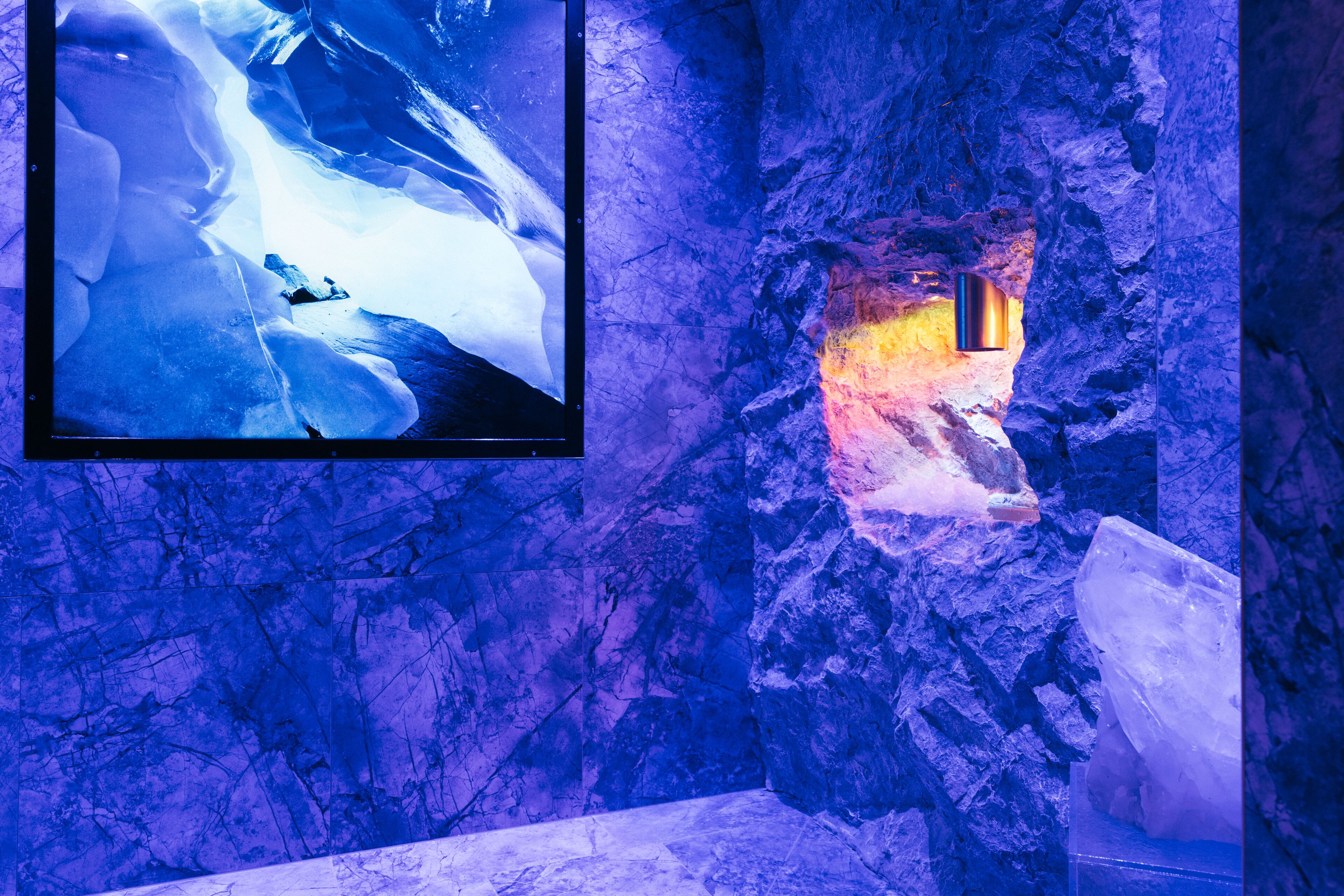 sauna, body treatments, hot stone massages, sports massages, body scrubs