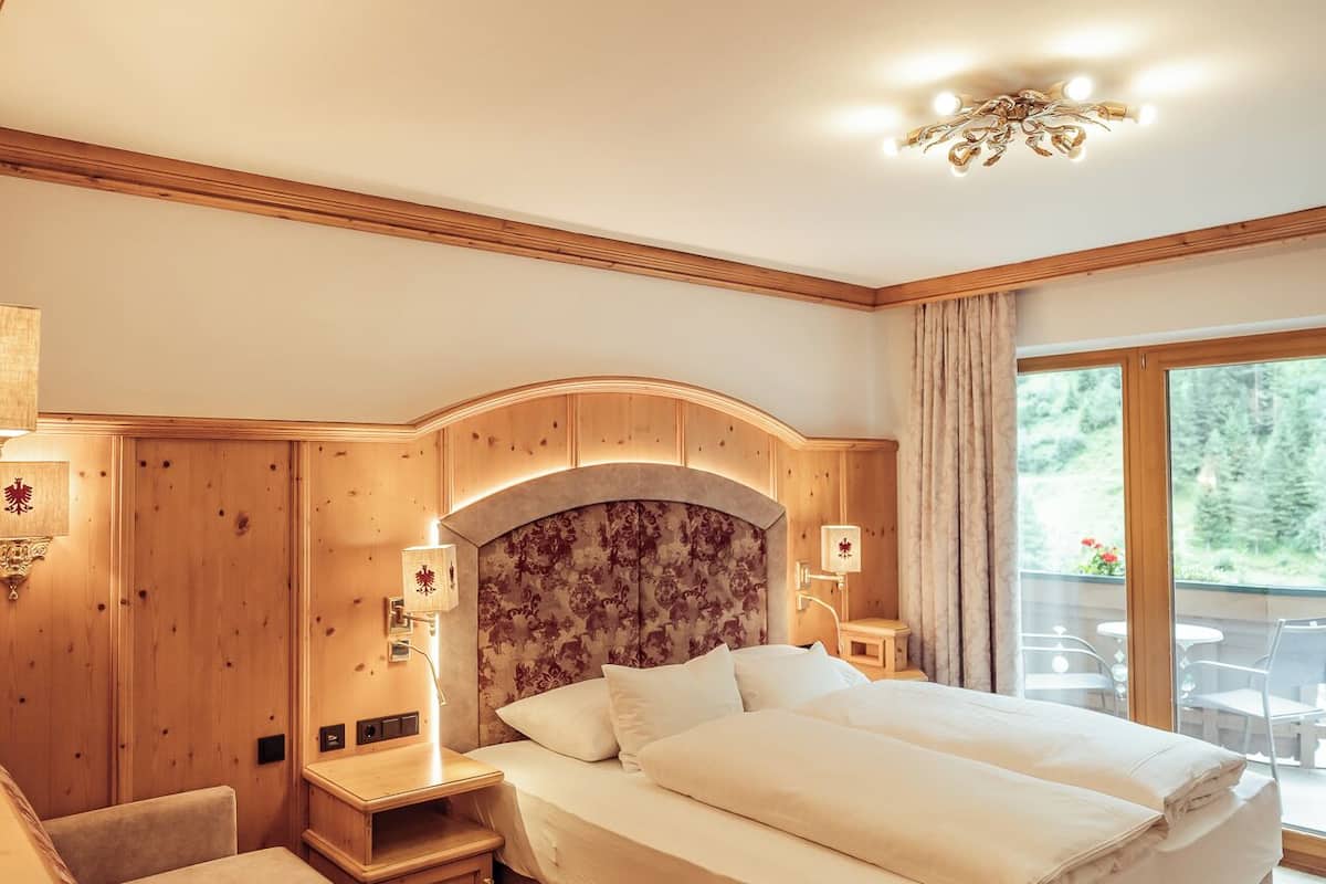 romantic room (kuschelsuite) | 1 bedroom, premium bedding, minibar, in-room safe