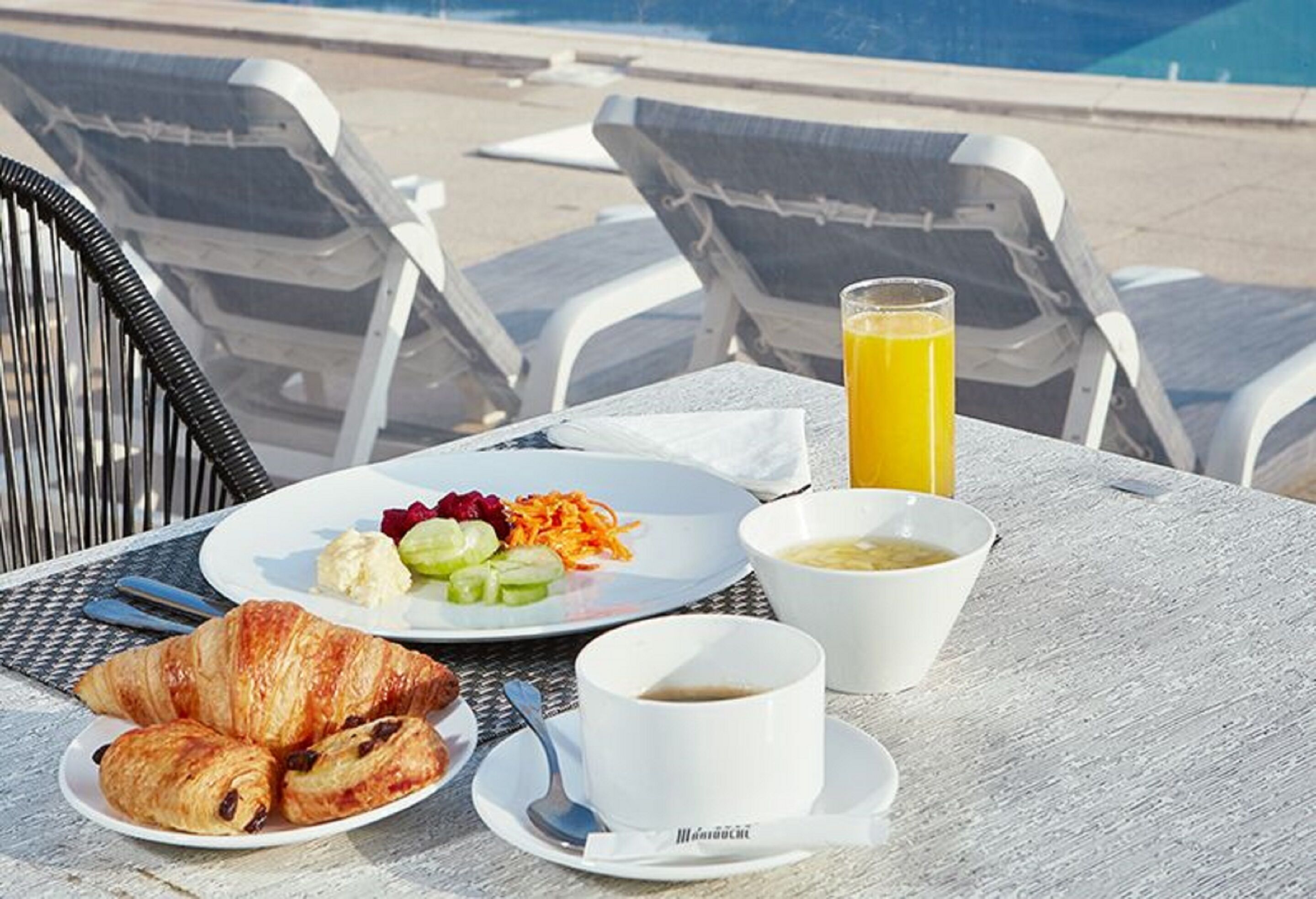 daily continental breakfast (eur 13.00 per person)