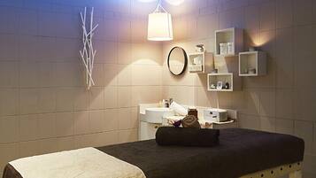 Sauna, steam room, Turkish bath, body treatments, hydrotherapy