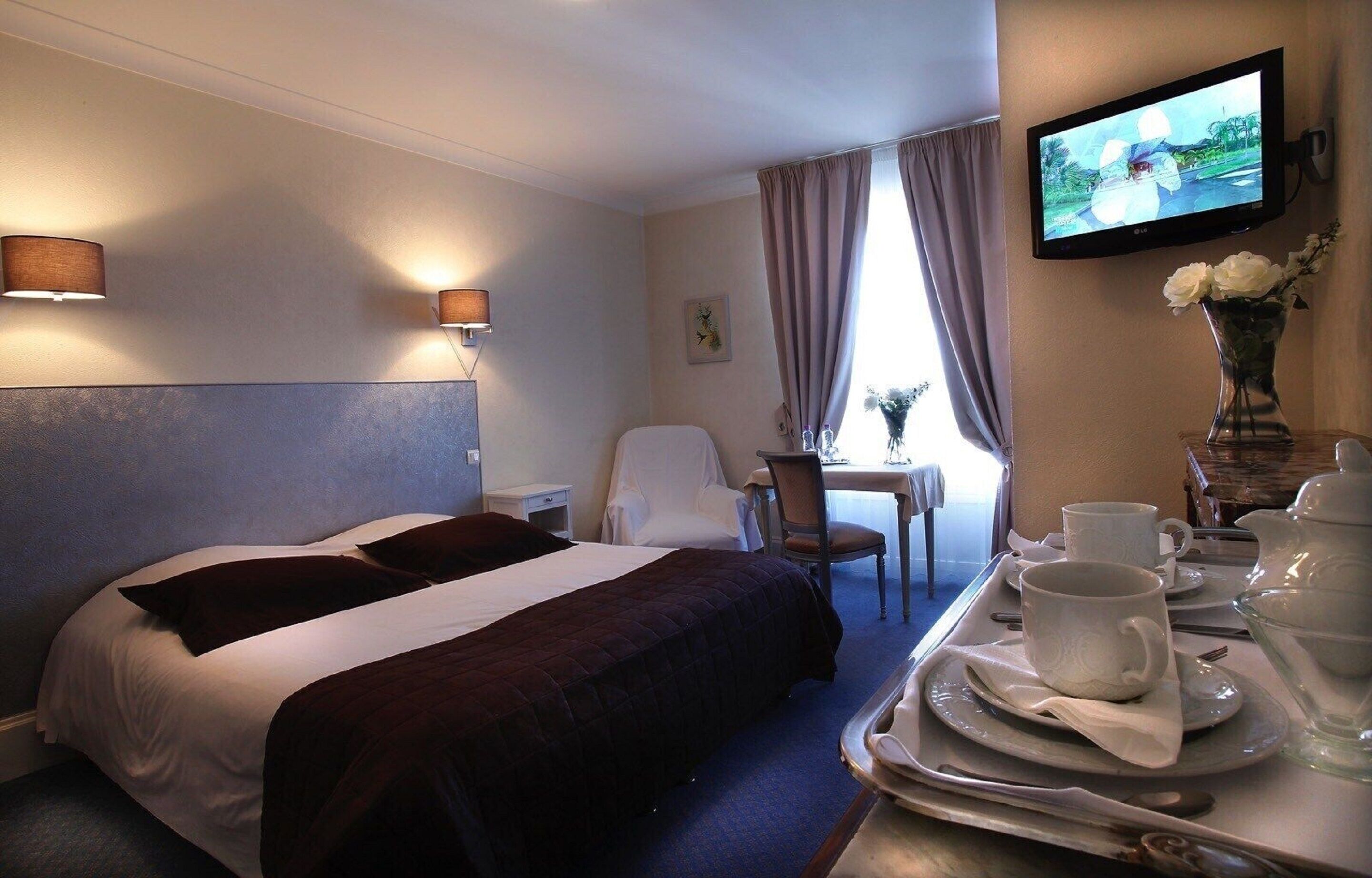 in-room safe, blackout curtains, soundproofing, free cots/infant beds