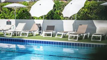 2 outdoor pools, sun loungers