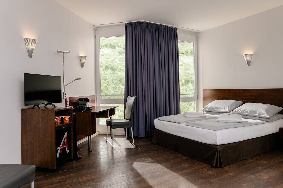 Comfort Double Room | Minibar, desk, iron/ironing board (on request), free WiFi