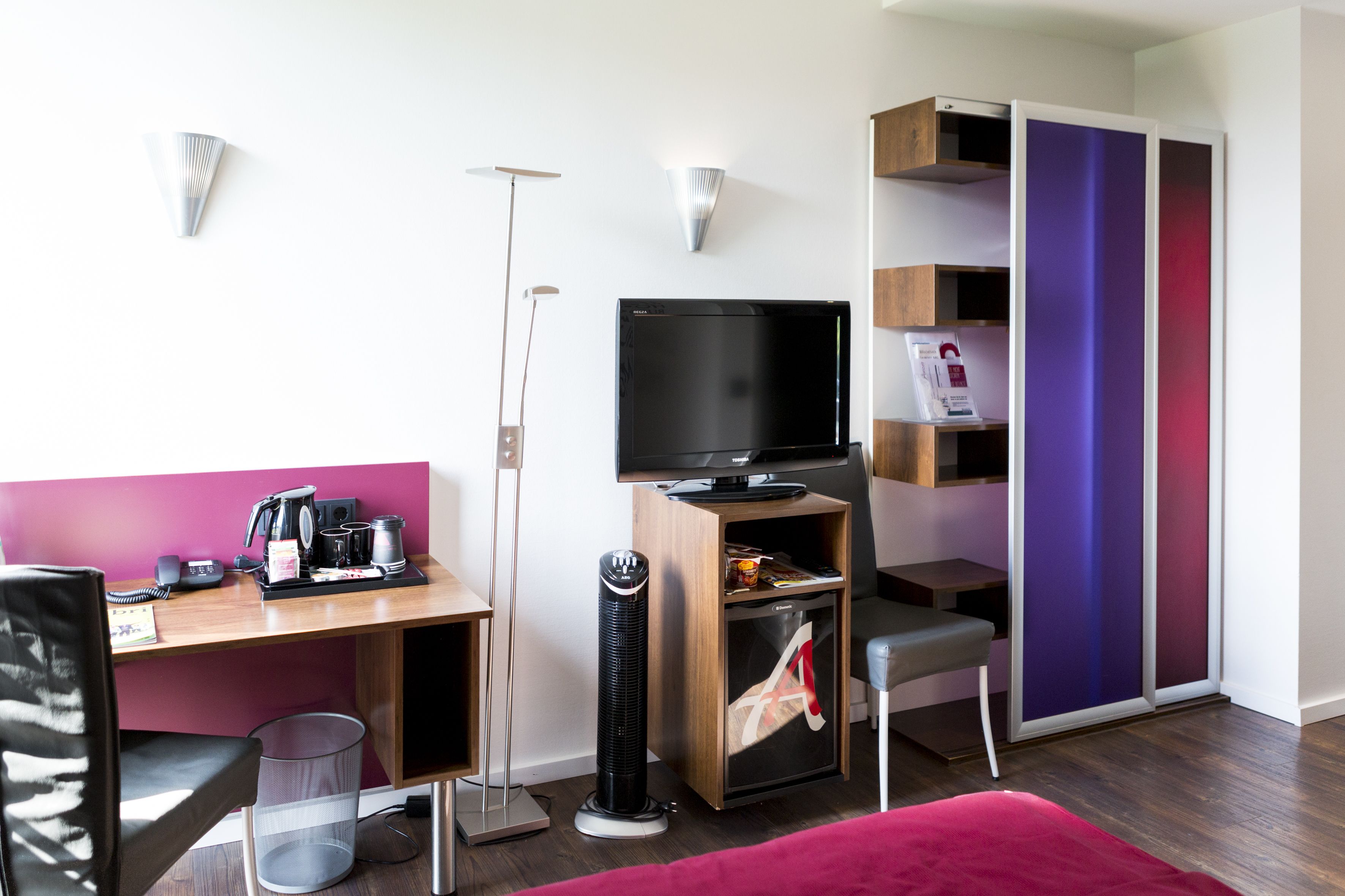 comfort single room | room amenity