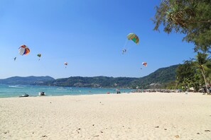 Plage à proximité, sable blanc