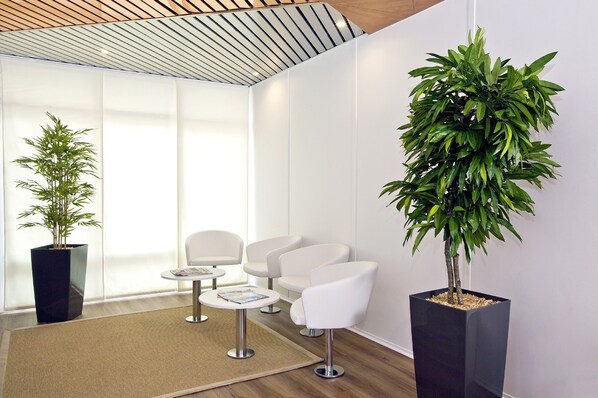 Coin salon dans le hall