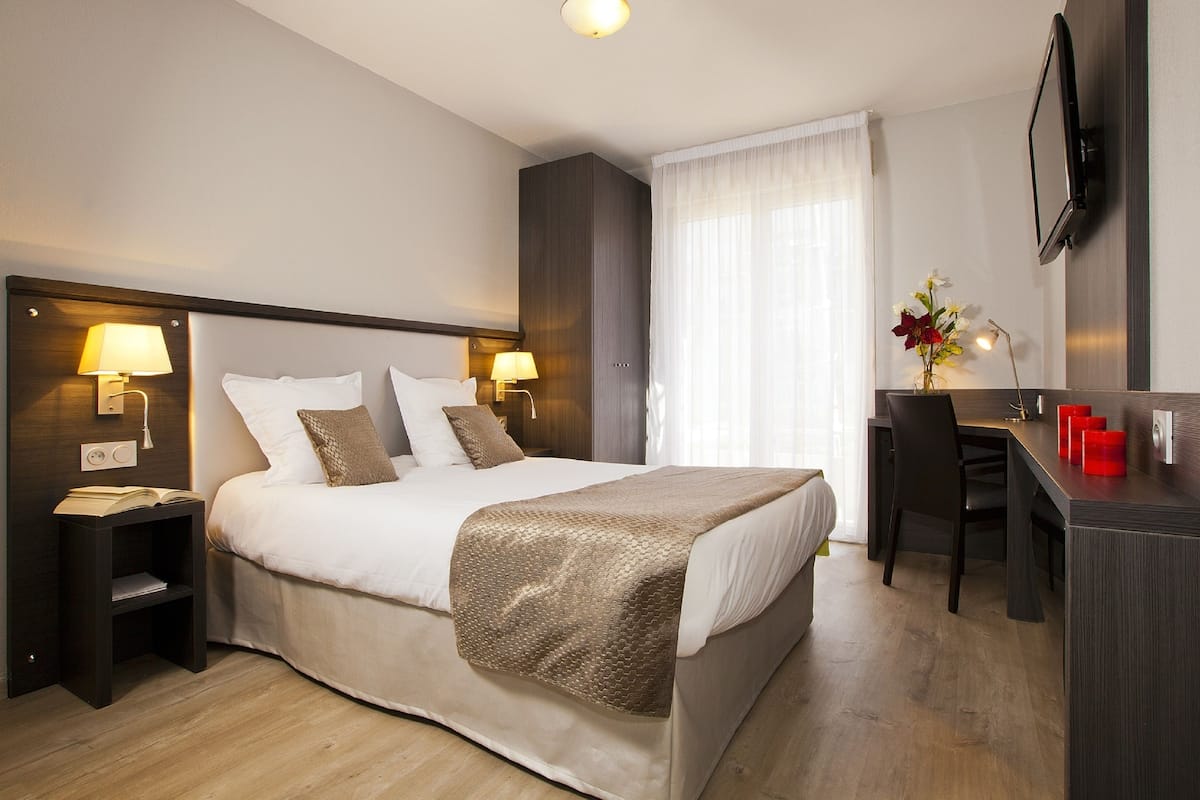 Studio | Individually furnished, desk, soundproofing, iron/ironing board