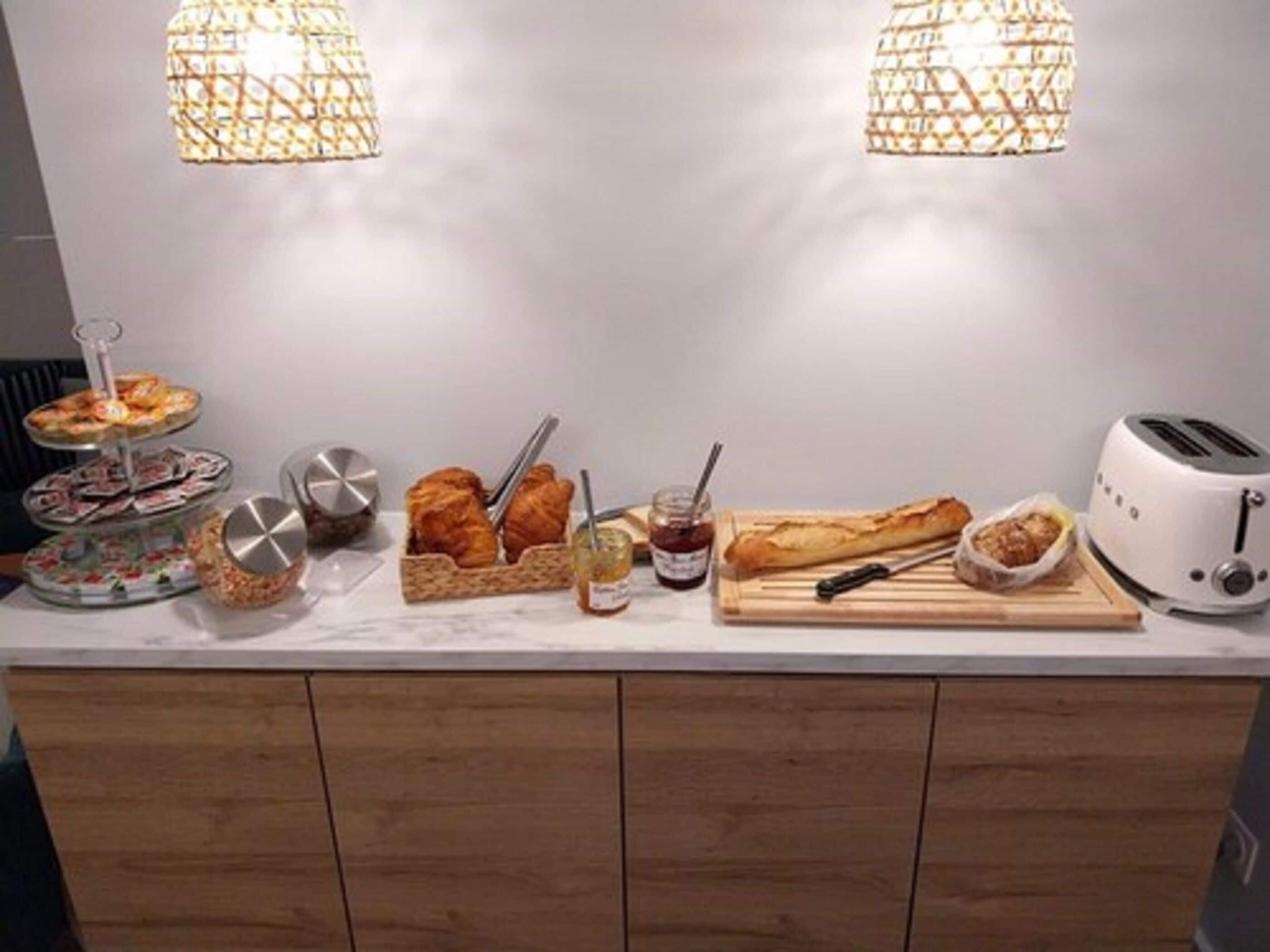 Kontinentales Frühstück unter der Woche (10 EUR pro Person)