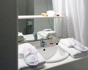Studio | Bad | Dusj og håndklær