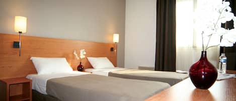 Desk, blackout drapes, iron/ironing board, free WiFi
