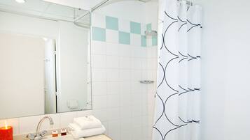 Shower, towels