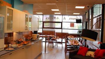 Esmorzar diari continental (10 EUR per persona)