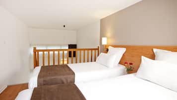 Duplex | 1 bedroom, desk, iron/ironing board, free WiFi