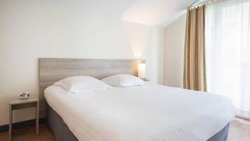 Appartement 1 chambre 4 personnes | Caja de seguridad en la habitación, escritorio y insonorización