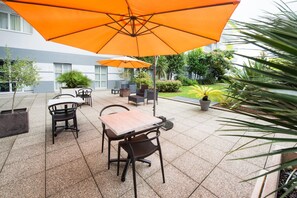 Daily buffet breakfast (EUR 12.90 per person)