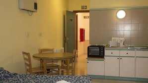 Fridge, stovetop, electric kettle, cookware/dishes/utensils - Burlington Apartments (St. Julian's)