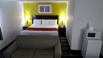 Habitación Deluxe, 1 cama de matrimonio grande | Colchones con acolchado adicional, caja fuerte, mobiliario individual